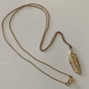 Express leave necklace